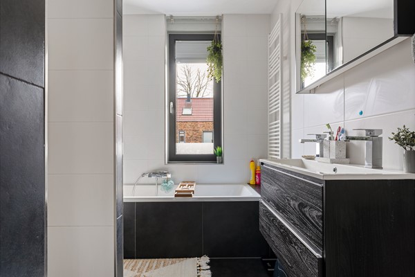Medium property photo - Van Durenstraat 2, 7415 BG Deventer